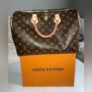 Brand New Louis Vuitton: Speedy Bandoulière 35